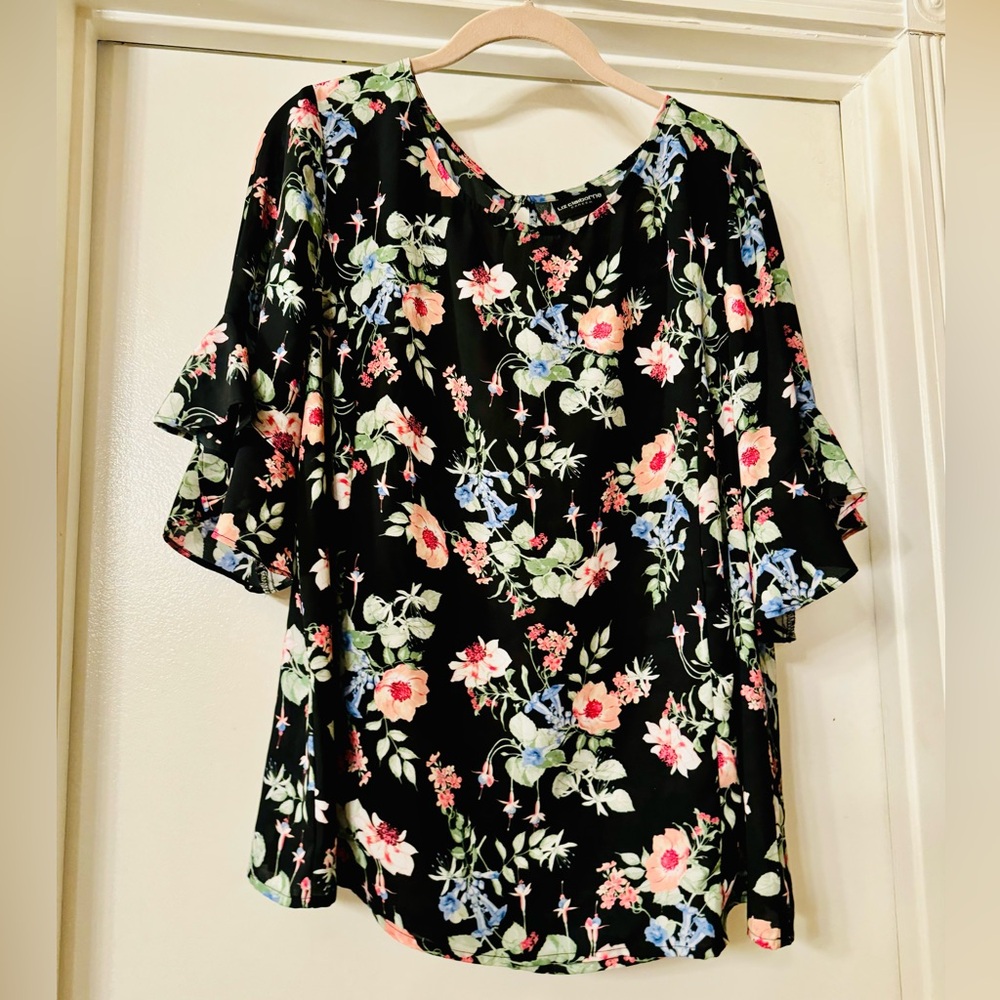 Liz Claiborne Career floral blouse NWOT.  Size XL